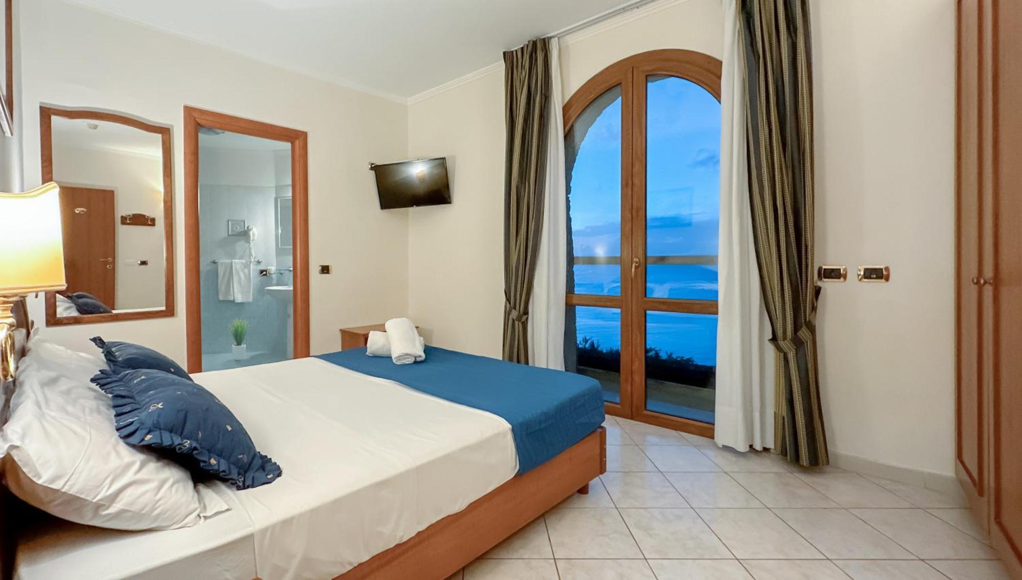 Hr & Hotel 3*